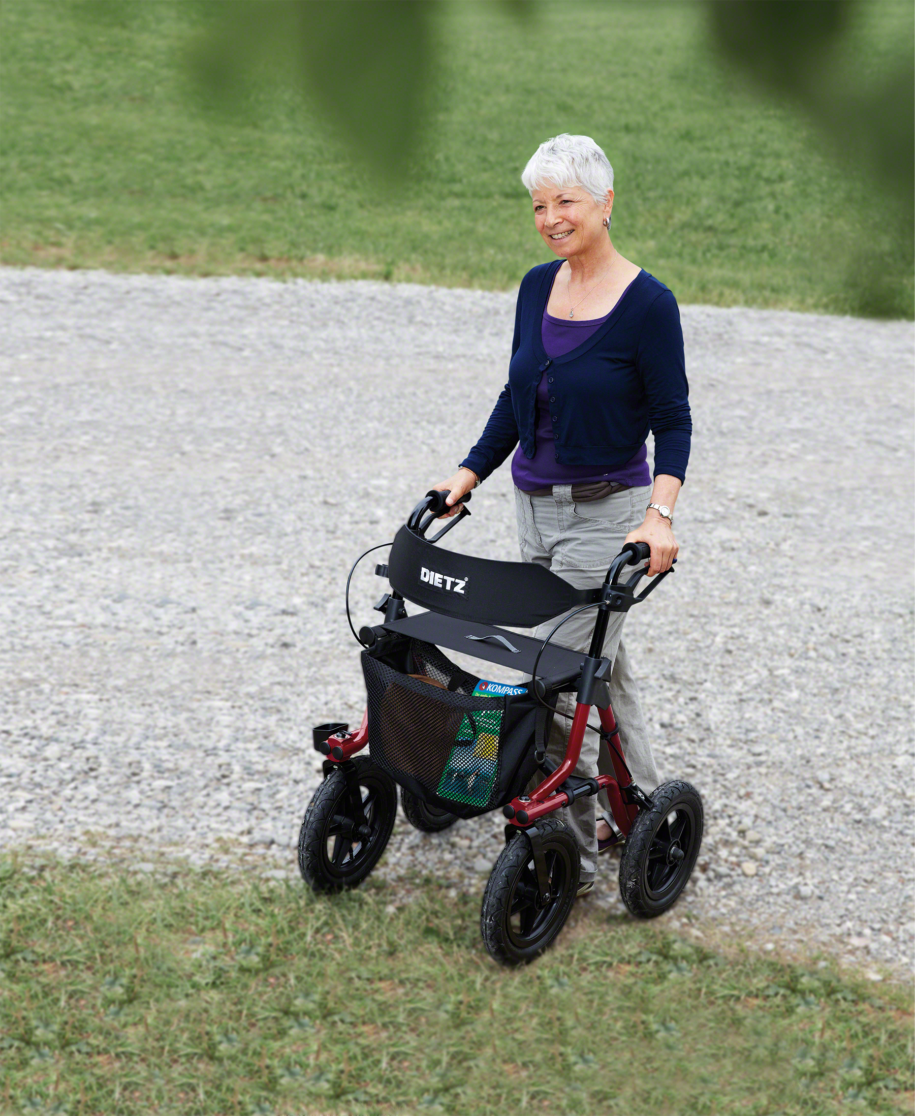 DIETZ_Bild_Rollator_TAiMA_XC_Kiesweg01.jpg