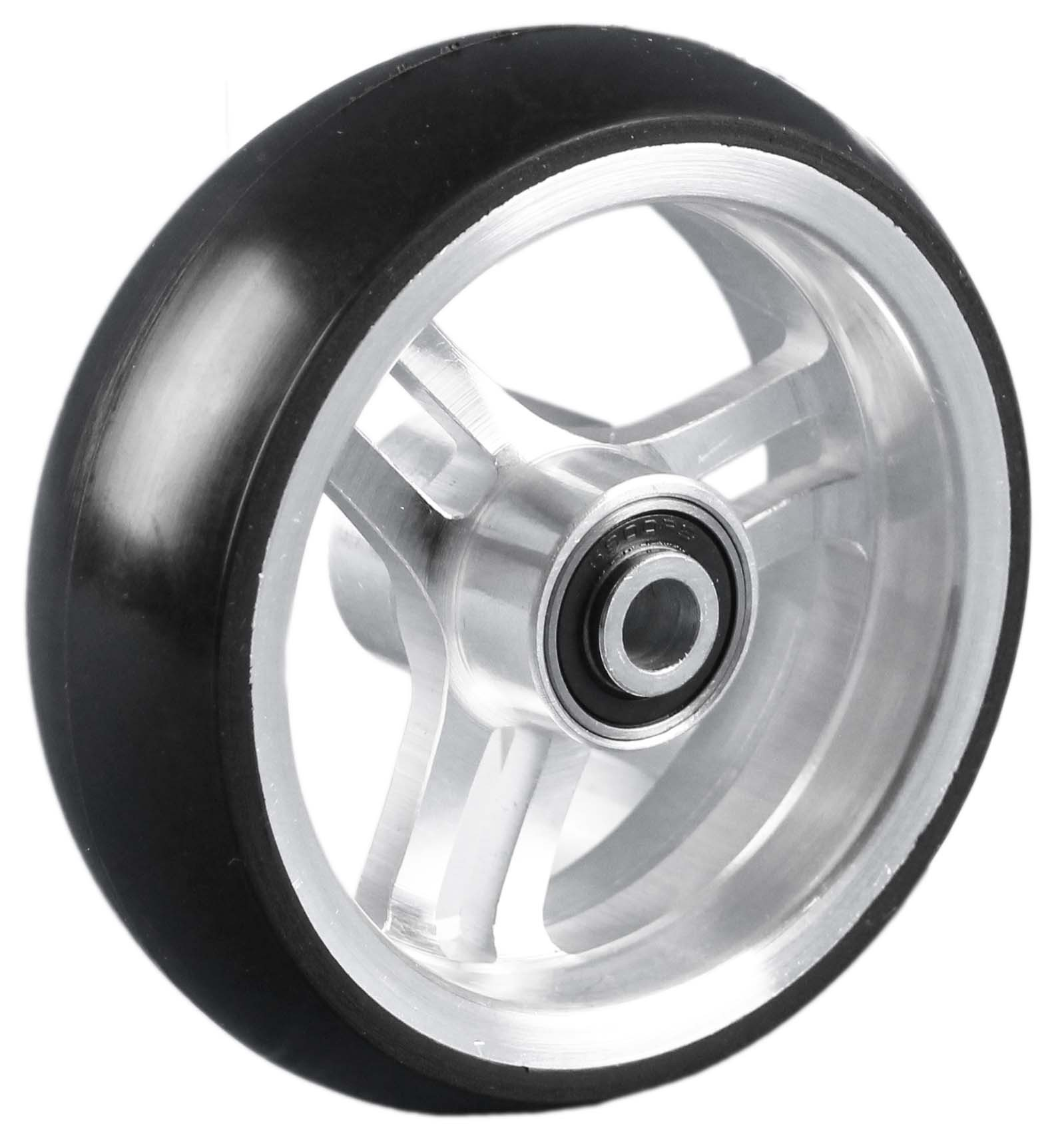 Rad mit 6-Speichen-Alu-Felge silber