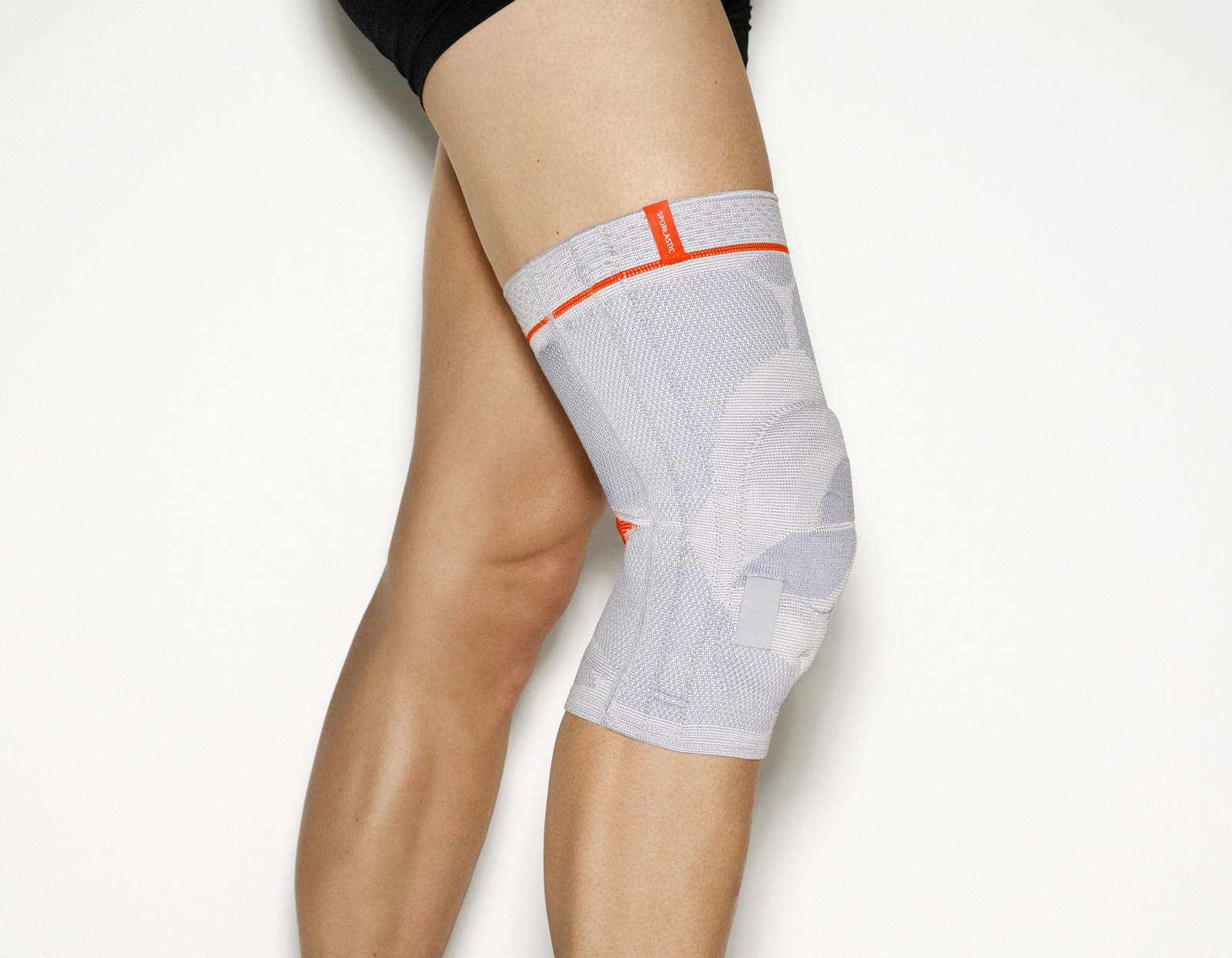 Kniebandage bei MORBUS-SCHLATTER, platinum