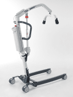 Patientenlifter BIRDIE EVO COMPACT steht aufgebaut im Raum