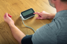 Oberarm-Blutdruckmessgerät OMRON M4 Connect AFib, Anwendung