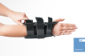 Dynamics Handgelenk Orthese, ohne Daumenfixierung Anziehanleitung1